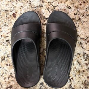 OOFOS Black Slide Sandals - Womens size 6